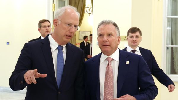 Кирилл Дмитриев и Стивен Уиткофф во время встречи