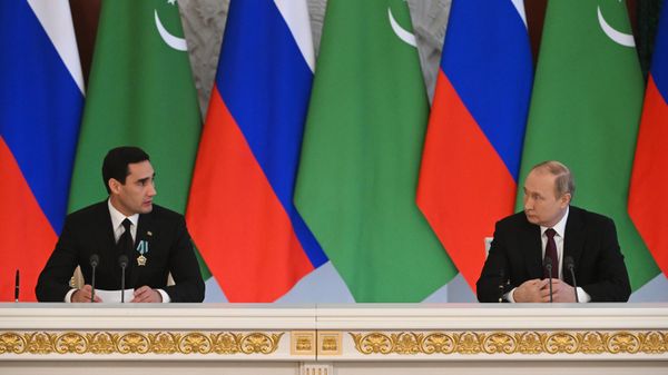 Президент России Владимир Путин и президент Туркменистана Сердар Бердымухамедов