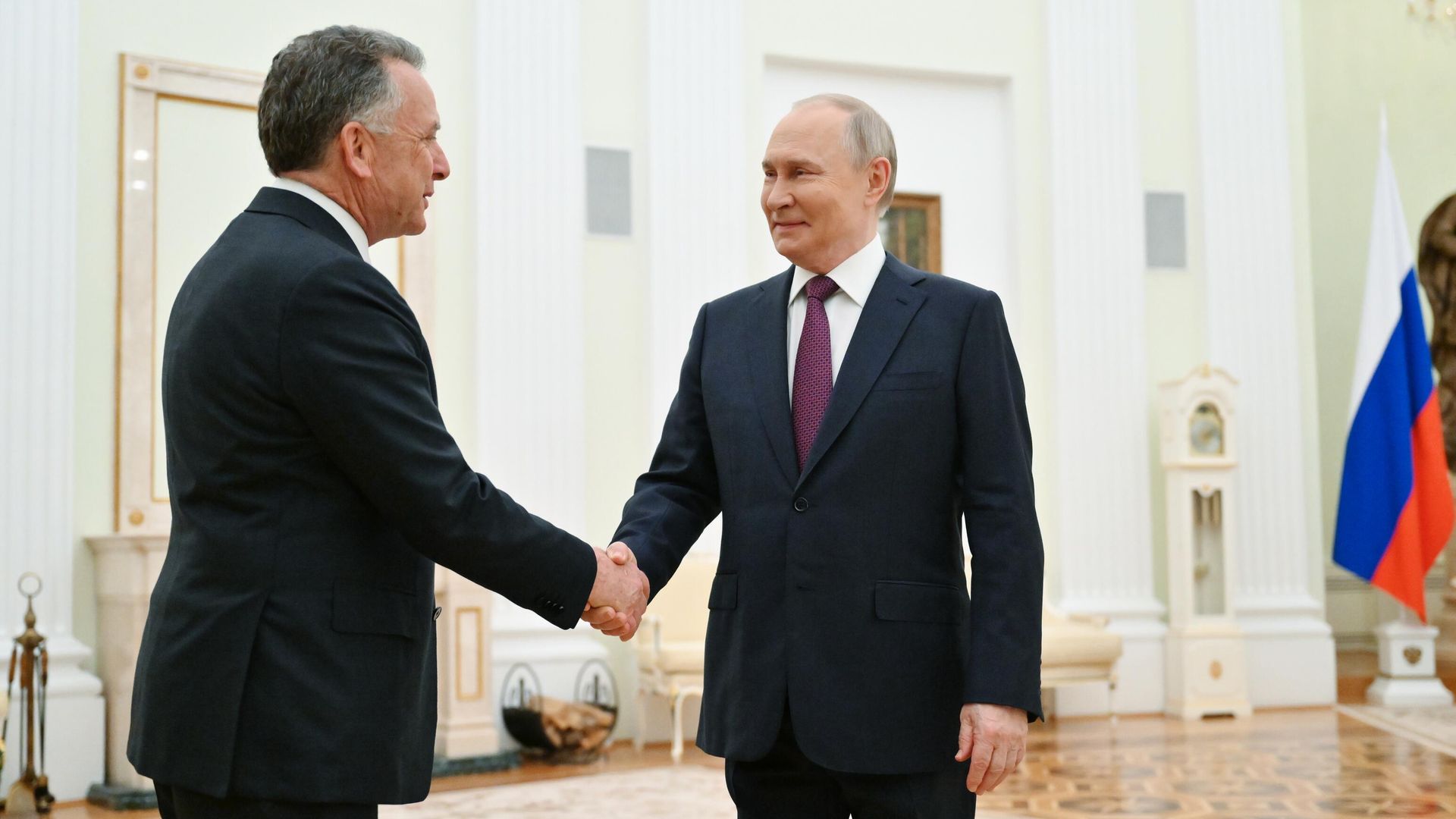 Президент России Владимир Путин и спецпосланник президента США по Ближнему Востоку Стивен Уиткофф во время встречи - ПРАЙМ, 1920, 06.08.2025