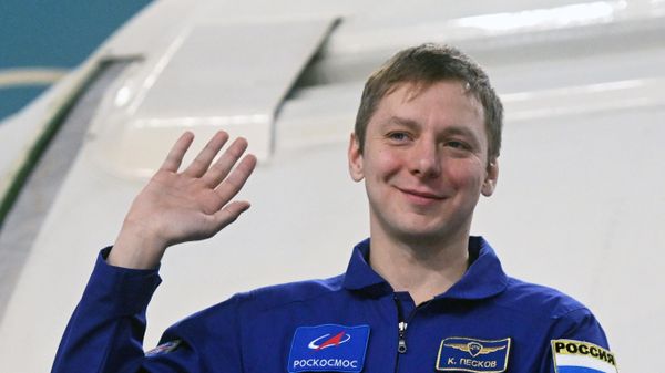Тренировка на тренажерах российского сегмента МКС космонавта К. Пескова