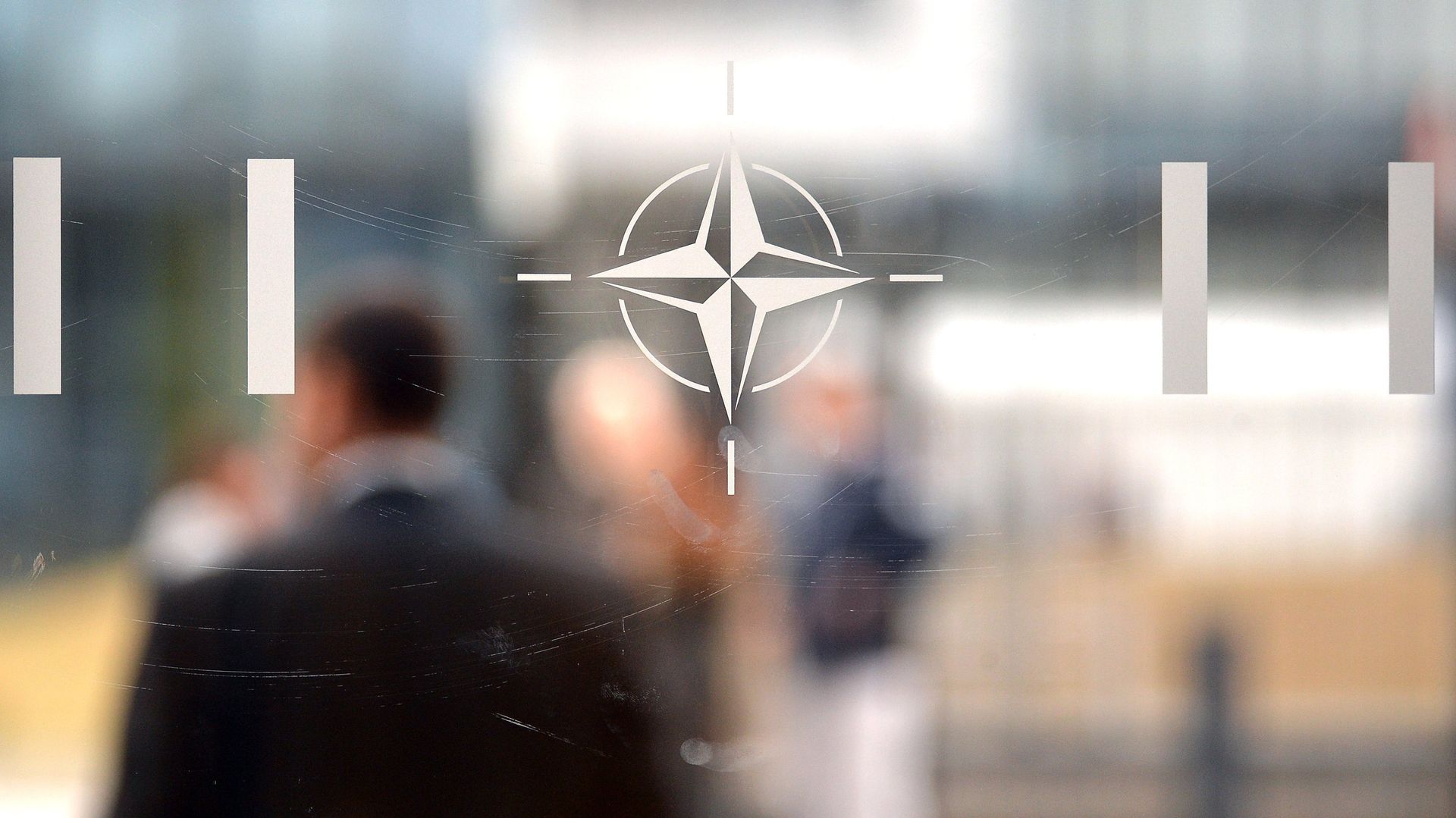 Эмблема Организации Североатлантического договора (НАТО) в Брюсселе Эмблема Организации Североатлантического договора (НАТО) в Брюсселе - ПРАЙМ, 1920, 11.01.2026