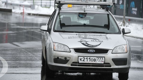 Беспилотный автомобиль во время испытаний в зимних условиях
