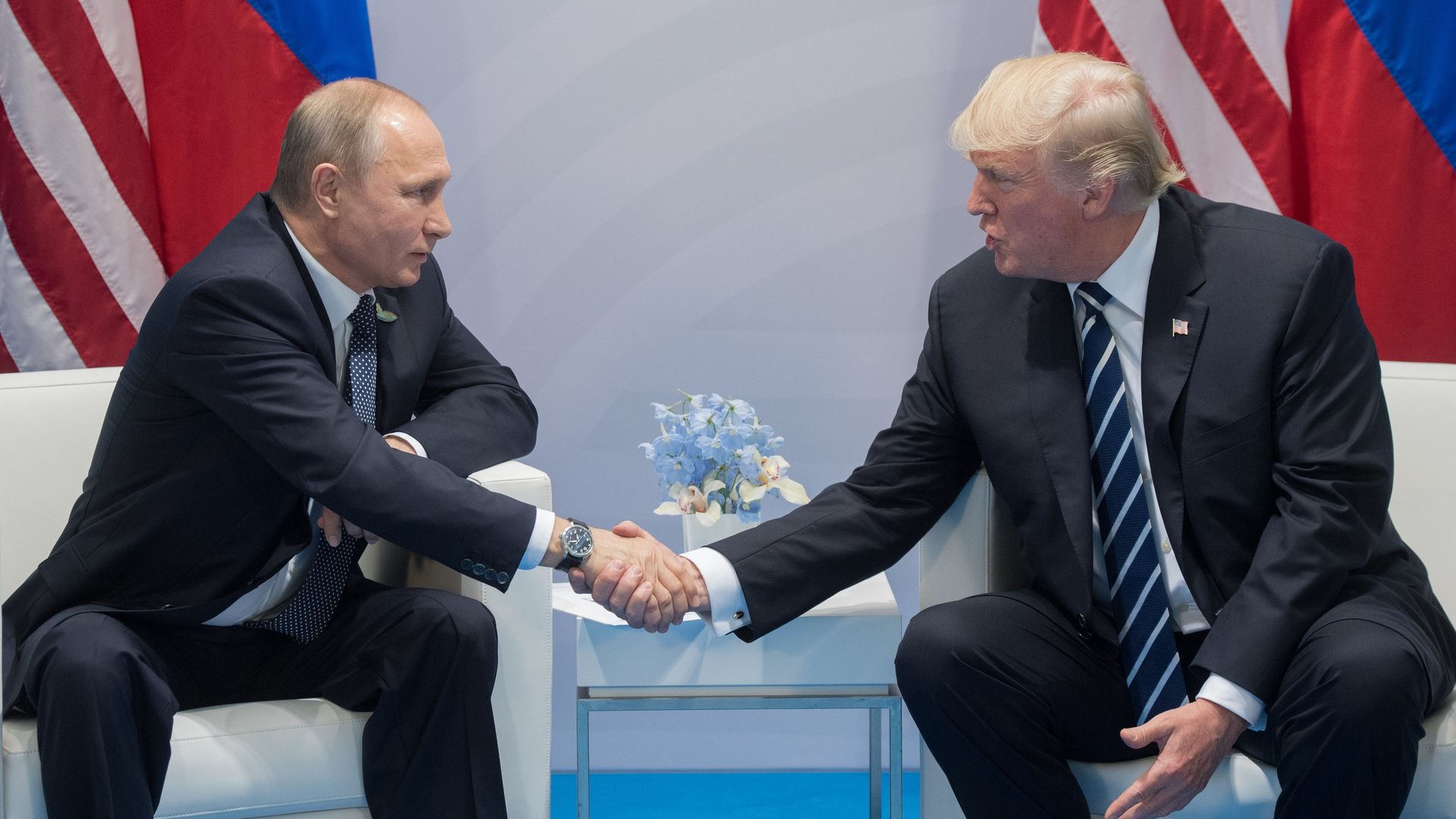 Президент России Владимир Путин и президент США Дональд Трамп во время встречи на саммите G20 в Гамбурге. 7 июля 2017 - ПРАЙМ, 1920, 21.08.2025