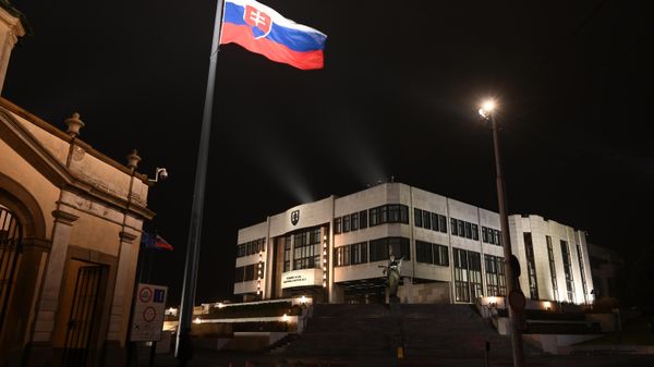 Здание парламента Словакии (Народной Рады) в Братиславе Здание парламента Словакии (Народной Рады) в Братиславе