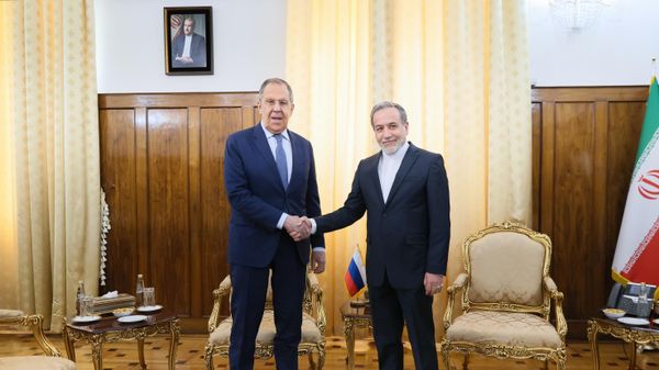 Министр иностранных дел РФ Сергей Лавров и министр иностранных дел Ирана Аббас Аракчи