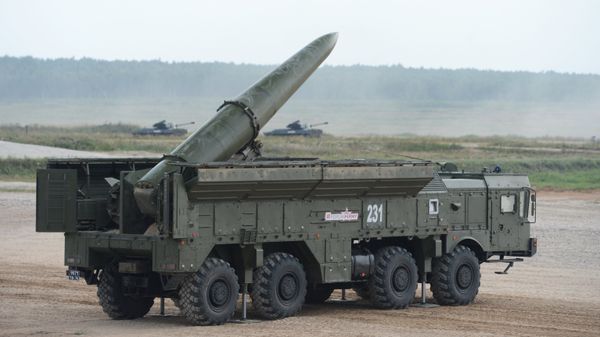 Ракетный комплекс Искандер во время показа образцов вооружения, военной и специальной техники в рамках международного военно-технического форума Армия-2017. 22 августа 2017