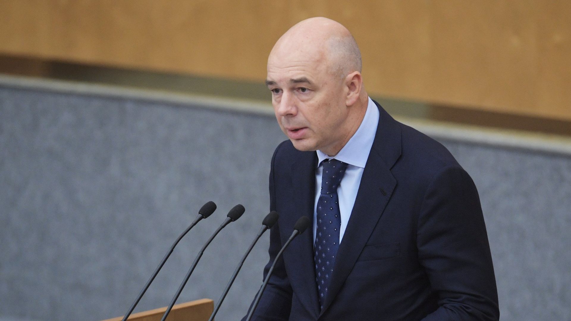 Министр финансов РФ Антон Силуанов выступает на пленарном заседании Госдумы РФ. 18 октября 2017 - ПРАЙМ, 1920, 27.08.2025