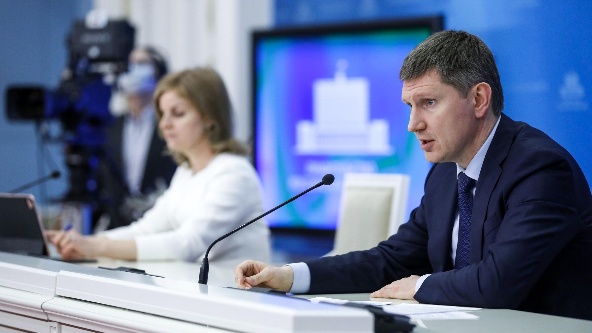 Министр экономического развития РФ Максим Решетников во время брифинга в Доме правительства РФ - ПРАЙМ, 1920, 27.08.2025