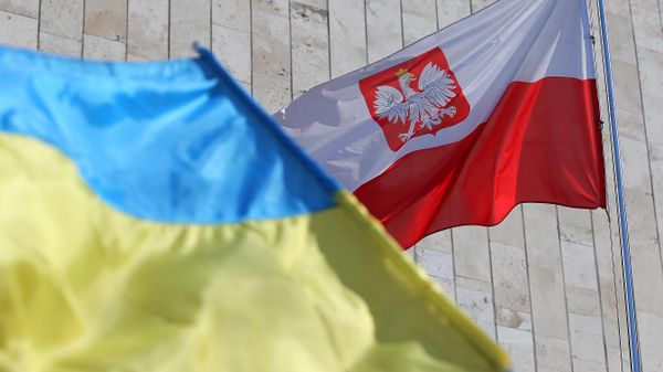Флаги Украины и Польши