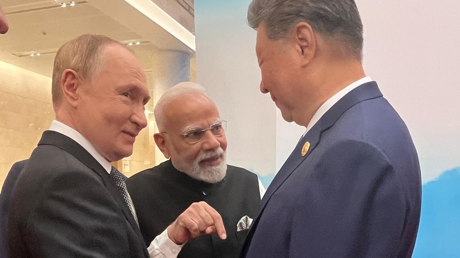 Президент РФ Владимир Путин, премьер-министр Индии Нарендра Моди и председатель КНР Си Цзиньпин на полях саммита ШОС - ПРАЙМ, 1920, 01.09.2025
