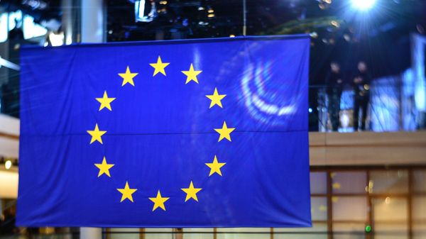 Флаг ЕС в здании Европейского парламента в Страсбурге