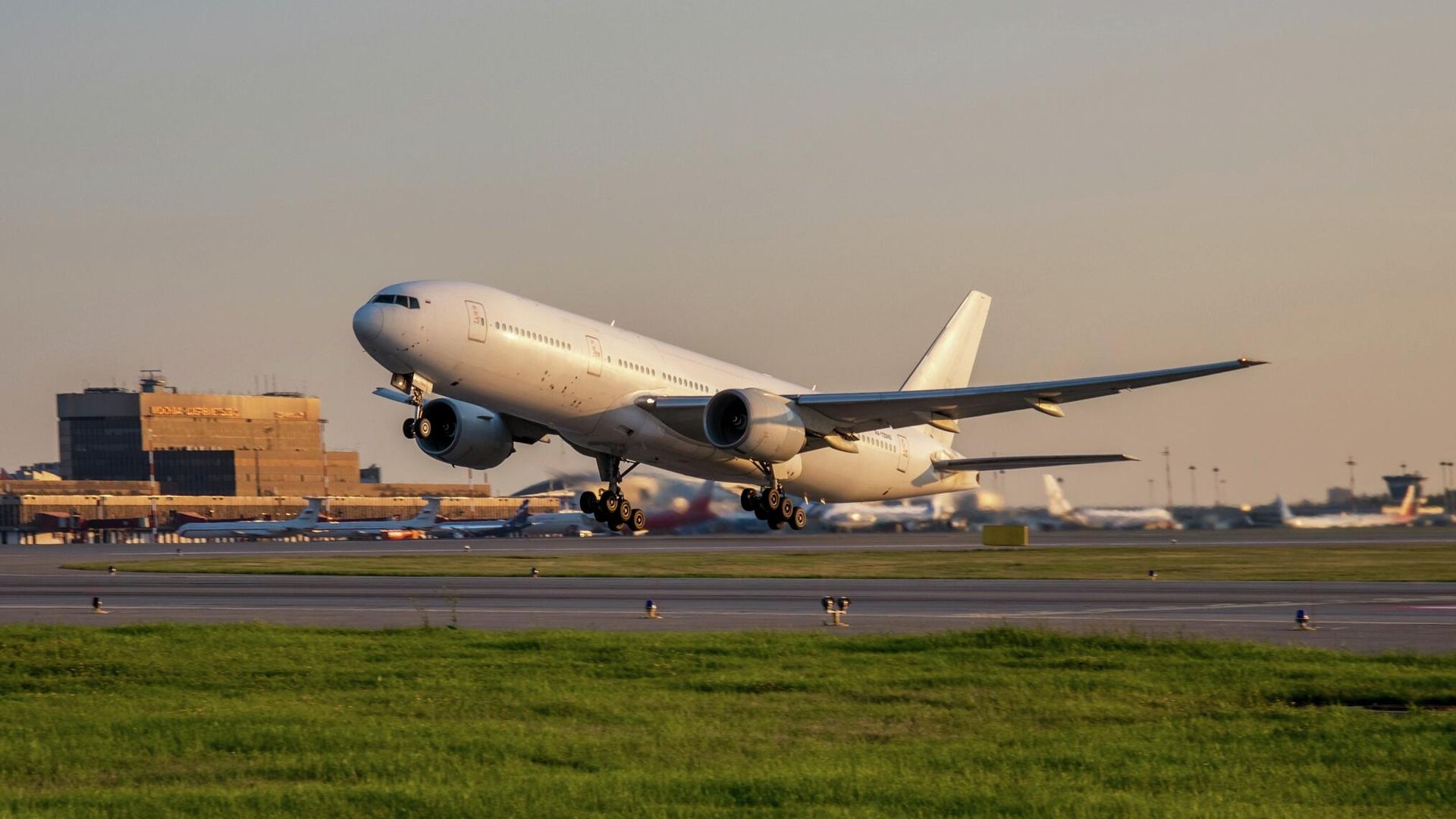 Самолет Boeing 777 Самолет Boeing 777 - ПРАЙМ, 1920, 19.11.2025