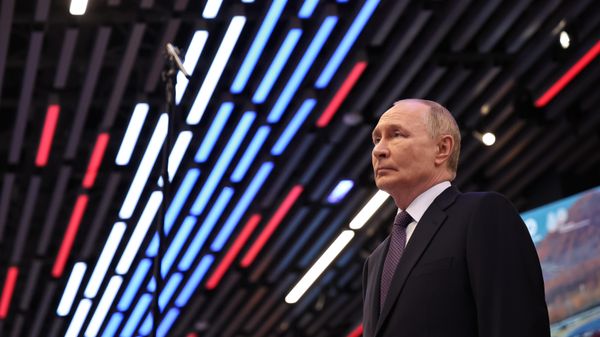 Рабочая поездка президента Владимира Путина во Владивосток