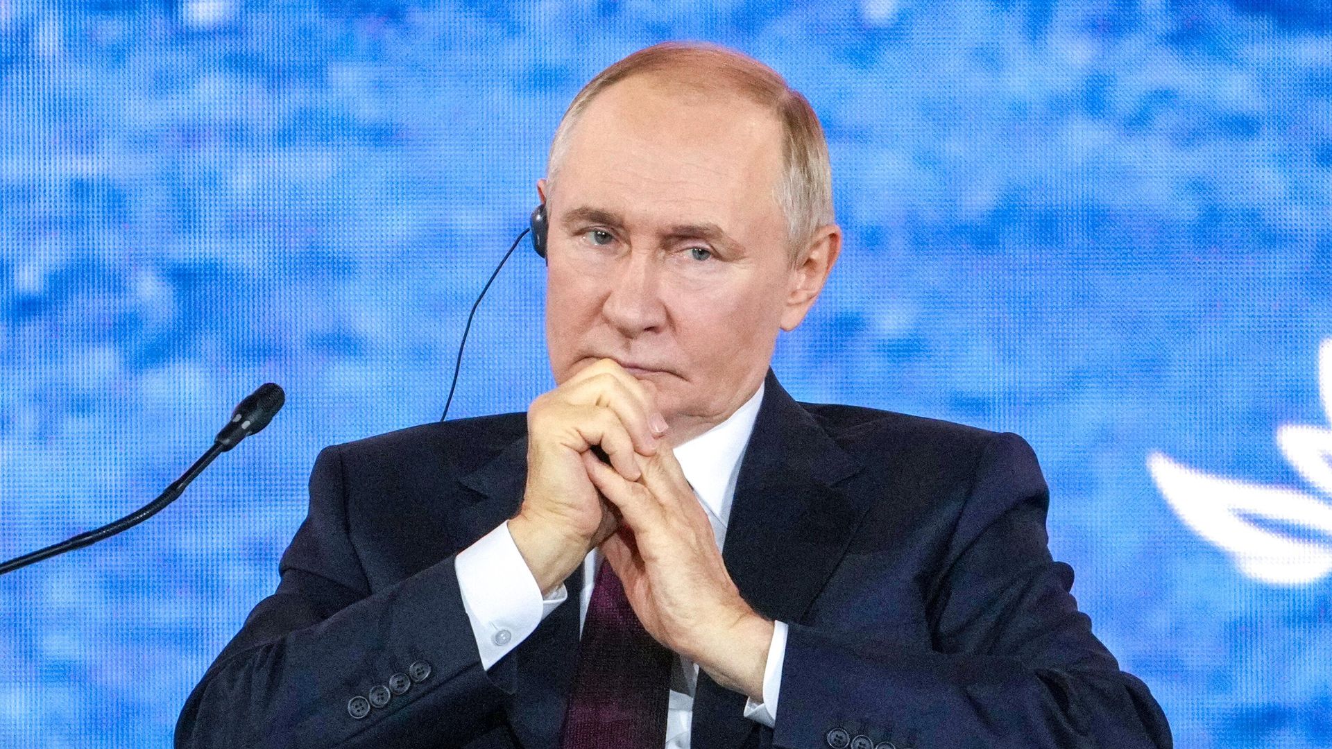 Президент РФ Владимир Путин на пленарной сессии Восточного экономического форума - ПРАЙМ, 1920, 02.10.2025