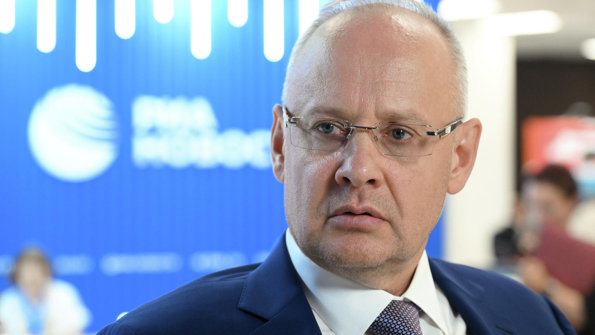 Советник президента РФ Антон Кобяков на стенде РИА Новости на ВЭФ-2025 - ПРАЙМ, 1920, 18.06.2026