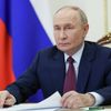 Президент РФ Владимир Путин проводит по видеосвязи совещание с членами правительства РФ
