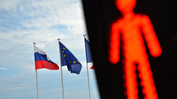 Флаги России и ЕС