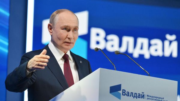 Президент РФ Владимир Путин выступает на пленарной сессии XXII Ежегодного заседания Международного дискуссионного клуба Валдай