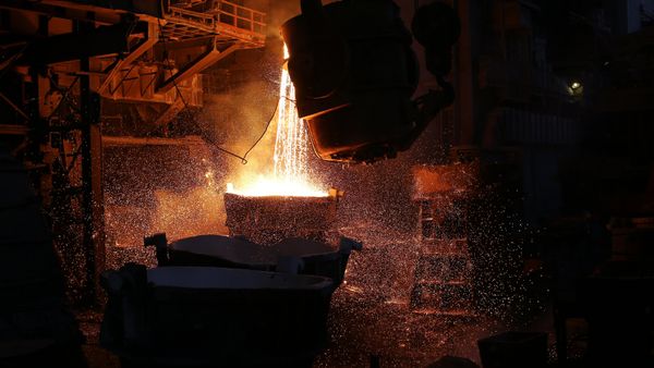 Цех доменной выплавки металла Металлургического завода Красный Октябрь в Волгограде Цех доменной выплавки металла Металлургического завода Красный Октябрь в Волгограде