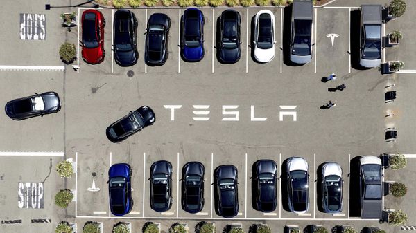Автомобили Tesla