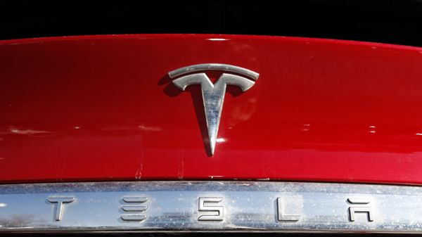Автомобиль Tesla