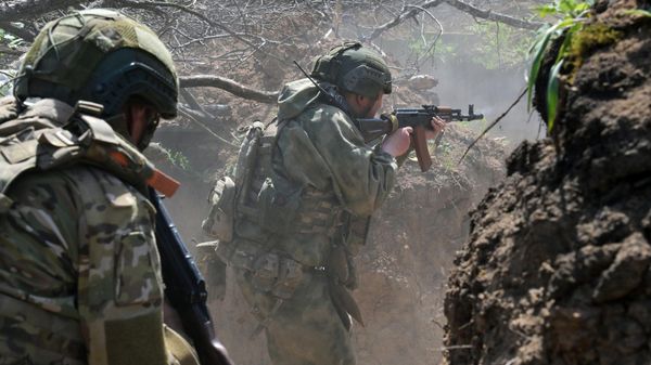 Военнослужащие штурмовых подразделений 