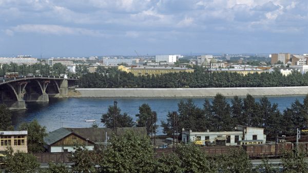 Вид на город Иркутск со стороны реки Ангары
