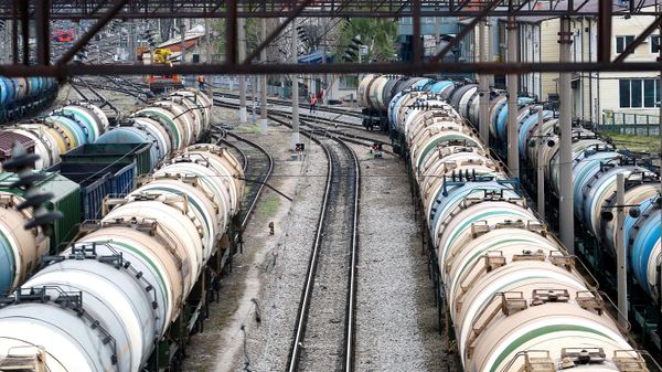 Железнодорожные цистерны для нефтепродуктов