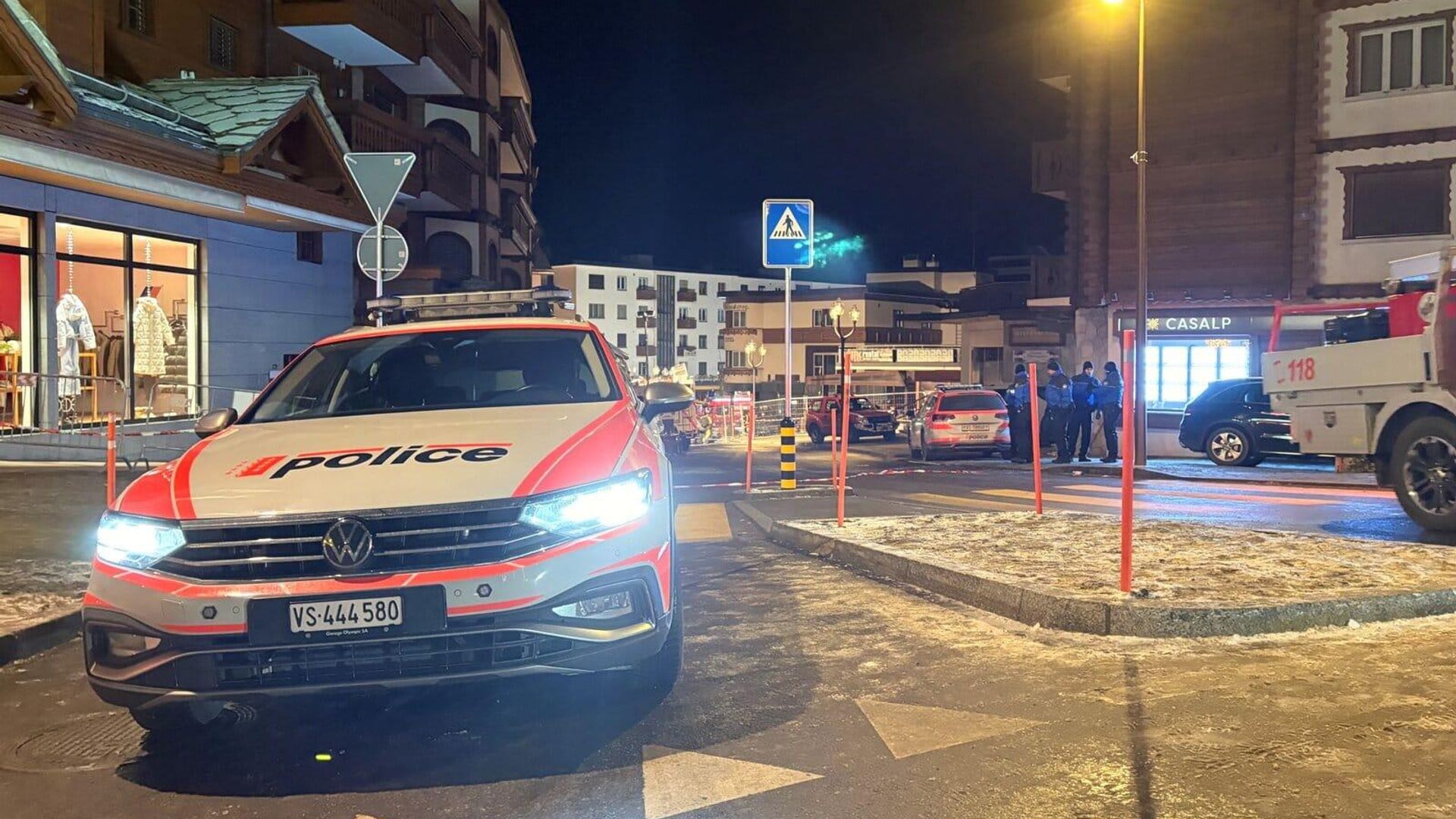 Полиция на горнолыжном курорте Кранс-Монтана в Швейцарии, где произошел пожар в баре. 1 января 2026 - ПРАЙМ, 1920, 01.01.2026