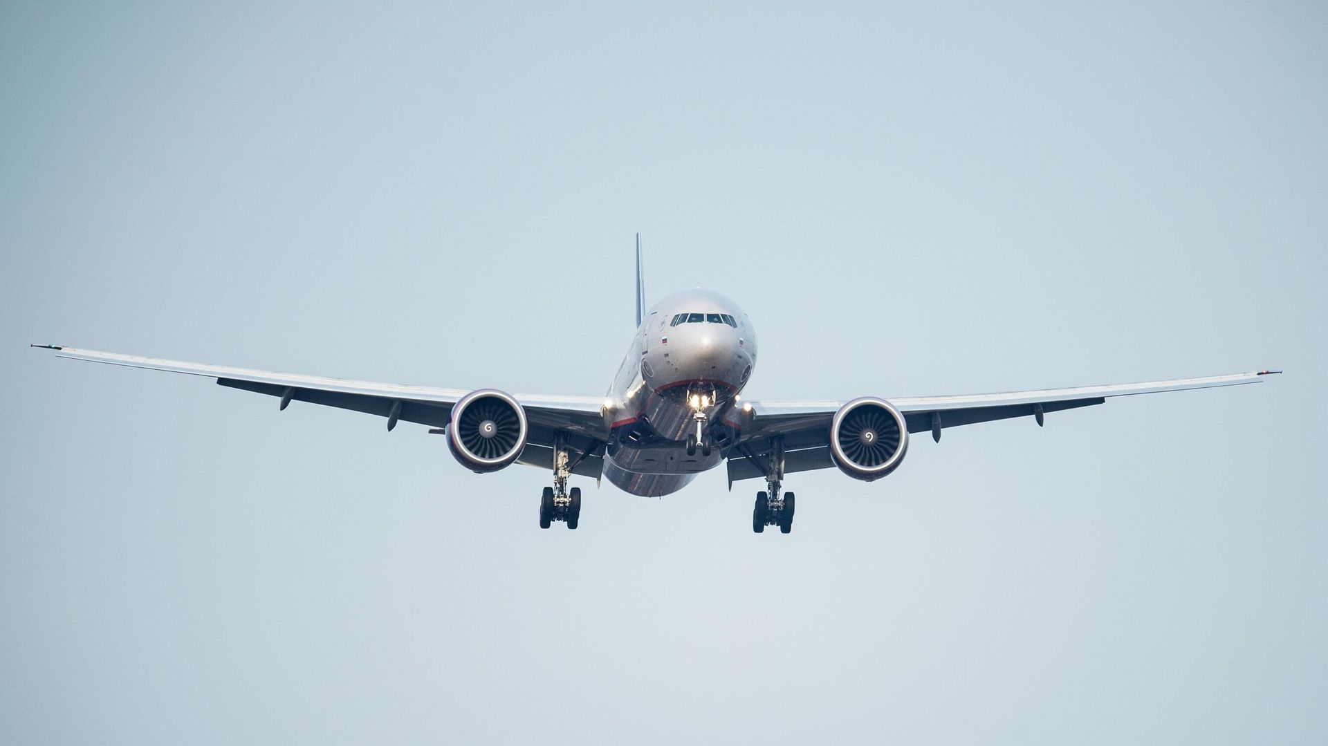 Пассажирский самолет Boeing-777 авиакомпании Аэрофлот заходит на посадку в Международном аэропорту Шереметьево - ПРАЙМ, 1920, 06.01.2026