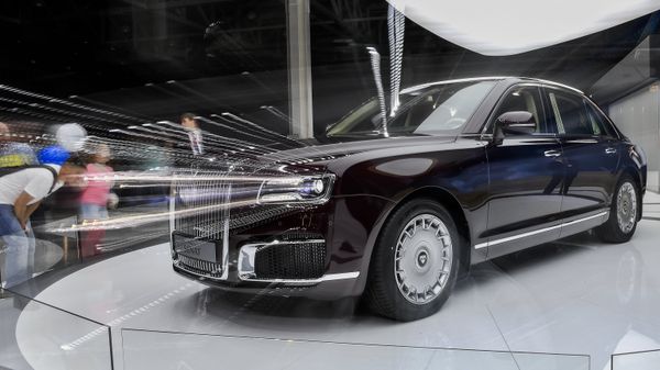 Автомобиль Aurus Senat на Московском международном автомобильном салоне 2018