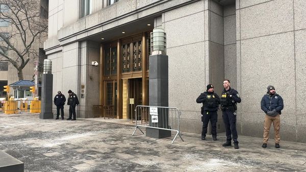 Обстановка в Нью-Йорке возле здания суда, где Николасу Мадуро предъявят обвинение. Стоп-кадр видео