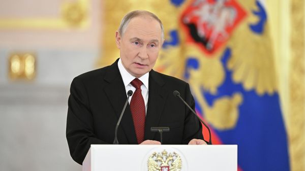 Президент РФ Владимир Путин на церемонии вручения верительных грамот чрезвычайными и полномочными послами иностранных государств в Александровском зале Большого Кремлёвского дворца