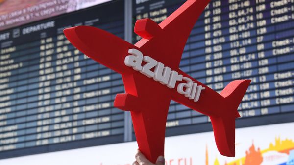 Логотип авиакомпании AZUR air Логотип авиакомпании AZUR air