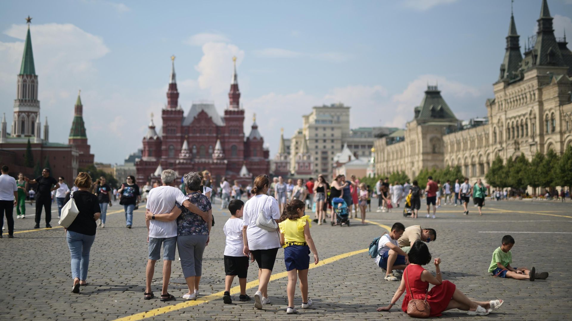 Люди на Красной площади в Москве - ПРАЙМ, 1920, 08.07.2026