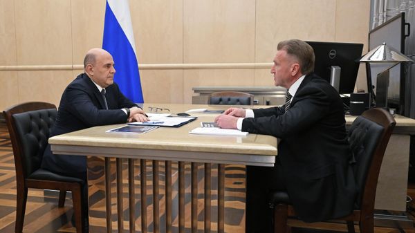 Председатель правительства РФ Михаил Мишустин и председатель государственной корпорации развития ВЭБ.РФ Игорь Шувалов во время встречи. 28 января 2026