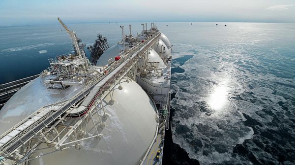 Танкер-газовоз Гранд Анива