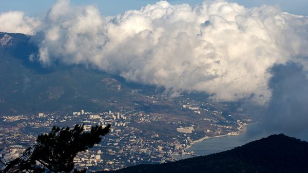 Вид на Ялту с горы Ай-Петри.