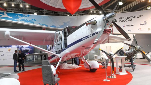 Российский многоцелевой турбовинтовой однодвигательный самолет ЛМС-901 Байкал на Национальной выставке гражданской авиации NAIS-2022 в Москве