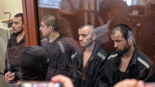 Фигуранты по делу о теракте в Крокус Сити Холле Далерджон Мирзоев, Муродали Рачабализоде, Мухаммадсобир Файзов и Шамсидин Фаридуни на заседании Басманного суда Москвы