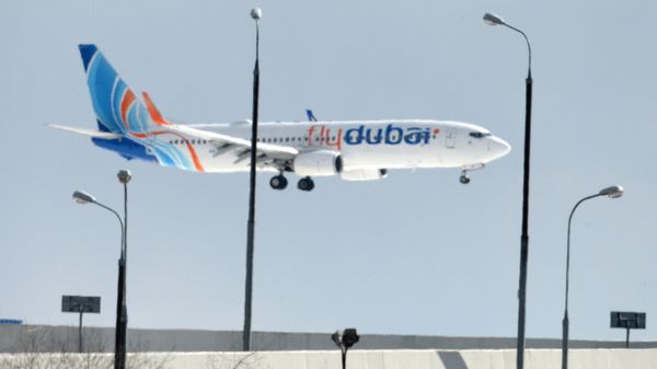 Самолет Boeing 737-800 авиакомпании FlyDubai Самолет Boeing 737-800 авиакомпании FlyDubai