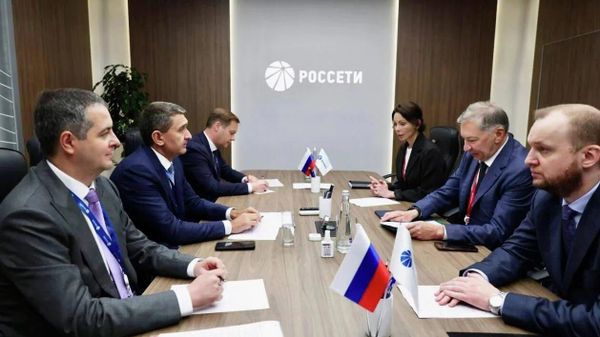 Россети и Удоканская медь обсудили на ПМЭФ перспективы сотрудничества Россети и Удоканская медь обсудили на ПМЭФ перспективы сотрудничества