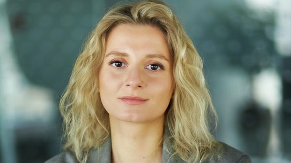 Глава аналитического департамента Цифра брокер Пырьева Наталия Глава аналитического департамента Цифра брокер Пырьева Наталия