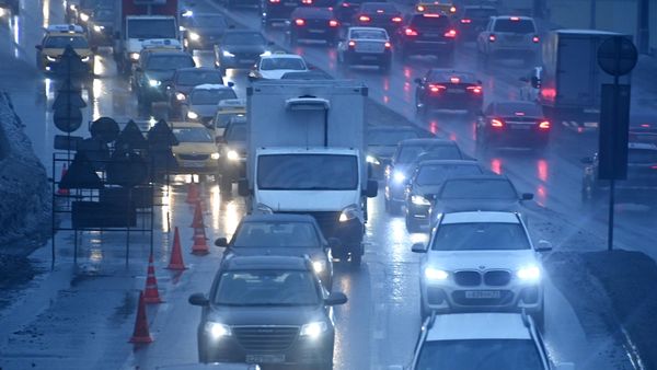 Автомобильное движение на Садовом кольце в Москве