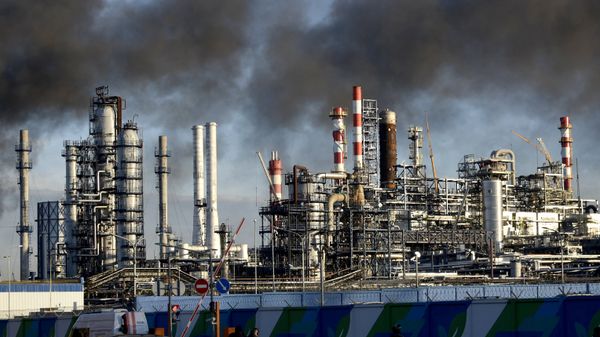 Пожар на Московском нефтеперерабатывающем заводе в Капотне