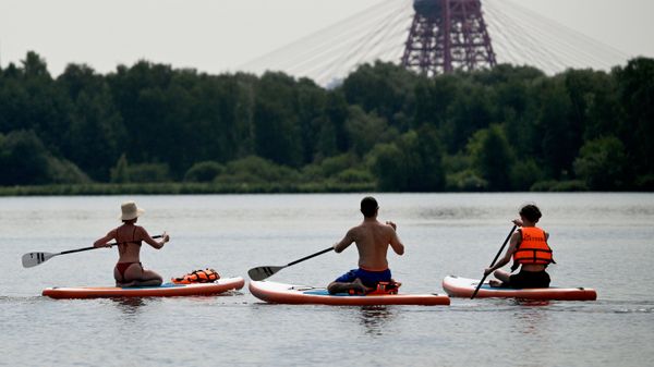 Дежурство спасателей на пляже в Москве