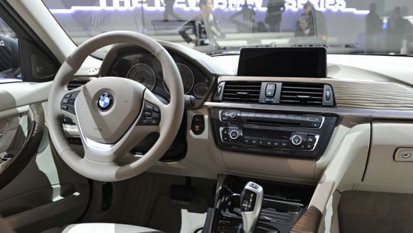 Концерн BMW представил новое поколение седана 3-й серии