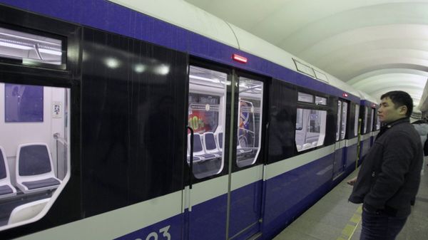 Обкатка поезда НеВа в метро Санкт-Петербурга