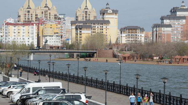 Набережная реки Есиль в Астане
