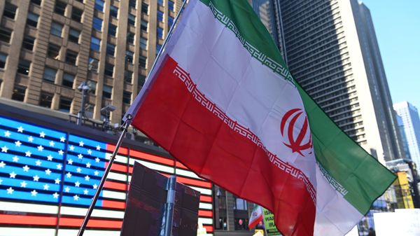 Протесты против военной операции США и Израиля в Иране